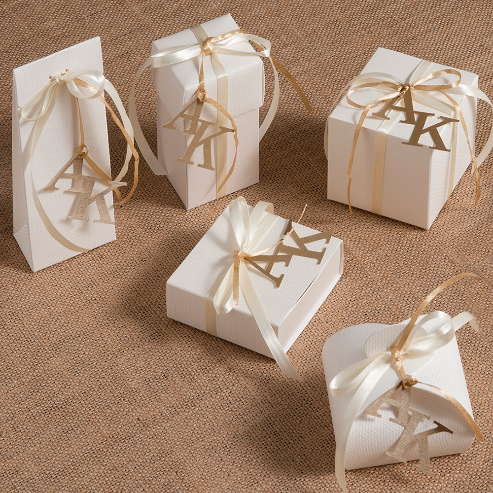 Μπομπονιέρα Γάμου με Κρεμαστό Μονόγραμμα